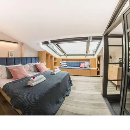 Aparthotel Stradom 15