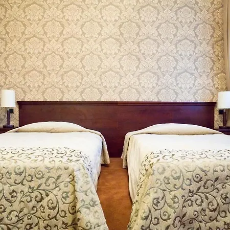 Royal Hotel 3*