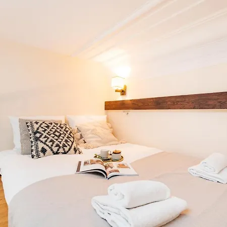 Honey - Loftaffair Apartment