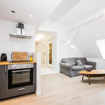 Golden Apartments&B11 *