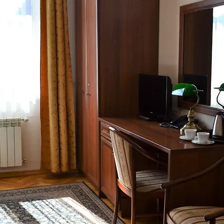 Apart Otel Basztowa 3*