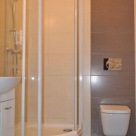 Apart Otel Basztowa 3*