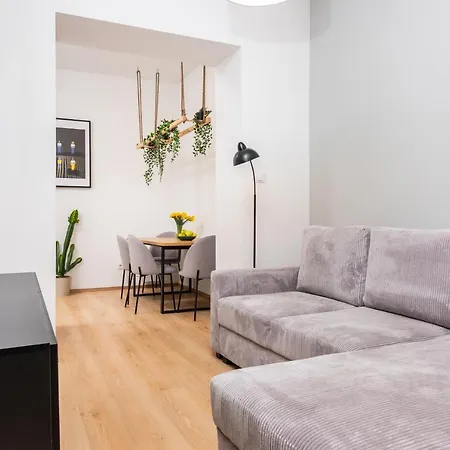 Modern Centrally Located - By Upstairs Apartamento Cracóvia
