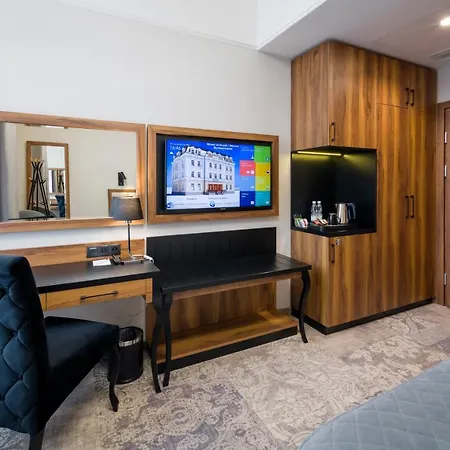Sky Hotel 4*