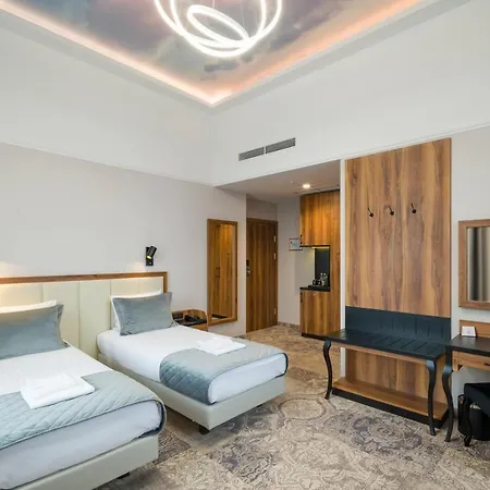 Sky Hotel 4*