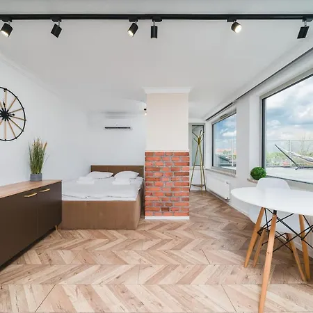 Na Debnikach - By Upstairs Апартаменты *