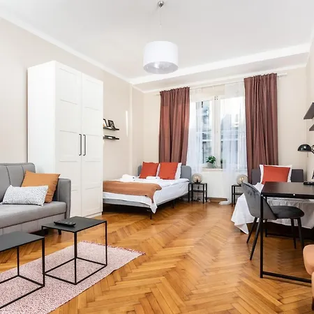 Apartment Spacious Around The Food Market - 5' To The Market Square - By Upstairs
