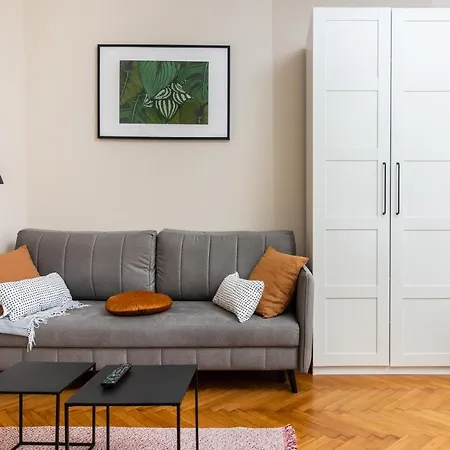 Spacious Around The Food Market - 5' To The Market Square - By Upstairs Apartment Krakow