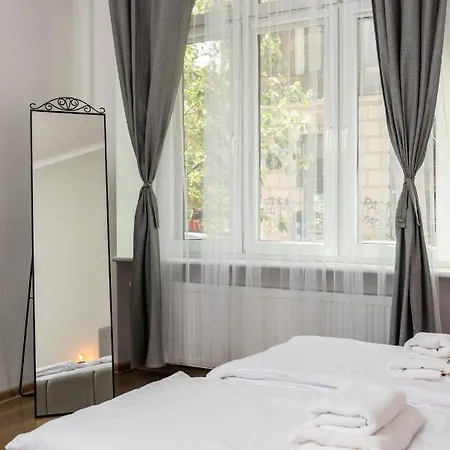 Kollataja - 2 Bedroom Old Town - By Upstairs
