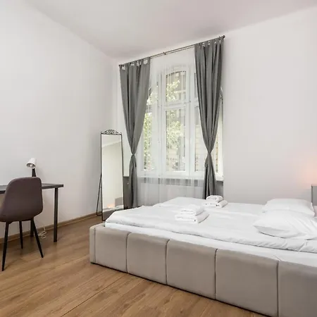 Kollataja - 2 Bedroom Old Town - By Upstairs Apartment