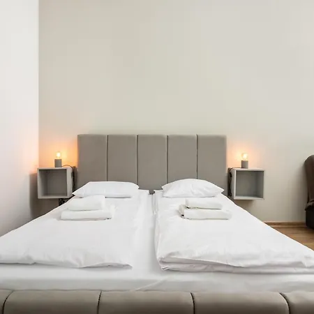 Kollataja - 2 Bedroom Old Town - By Upstairs Apartment Krakow
