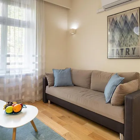 Krolewska Apartment *
