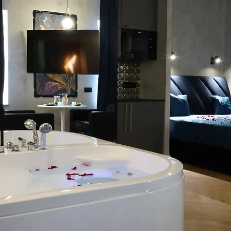 Apartment Apartament Z Jacuzzi W Sercu Miasta