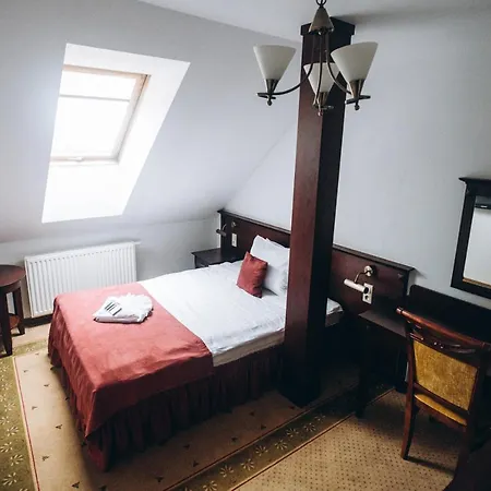 Bed & Breakfast Dworek Magnat Modlniczka