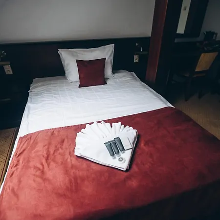 Dworek Magnat 3* Modlniczka