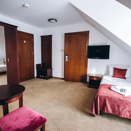 Dworek Magnat 3* Modlniczka