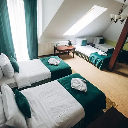 Dworek Magnat Bed & Breakfast Modlniczka