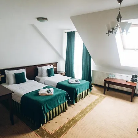 Dworek Magnat 3* Modlniczka