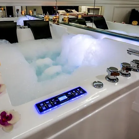 Magical Jacuzzi Apartment Krakow