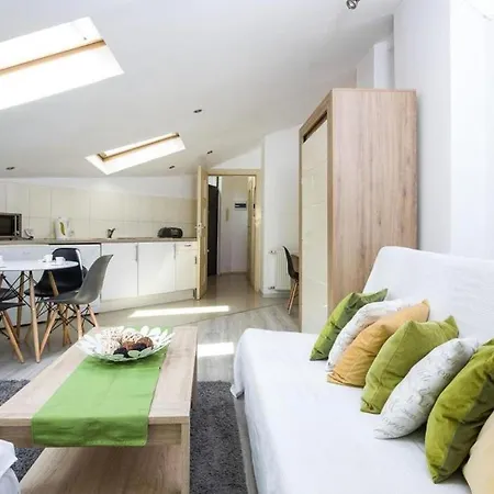 Apartment Urban Nest Lazarza 3