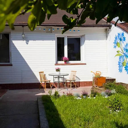 Uroczy Domek Parterowy I Bezplatny Parking Holiday home *