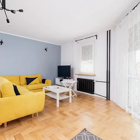 A'la Castle Wysockiej By Renters *