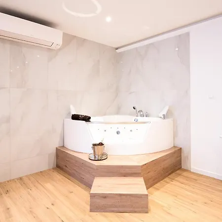 Aparthotel Jacuzzi Prestige *