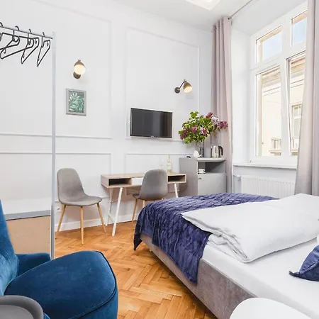 Traveler's Choice - Old Town - By Upstairs Apartment *
