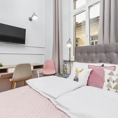 Apartment Traveler's Choice - Old Town - By Upstairs *
