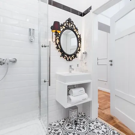 Apartment Traveler's Choice - Old Town - By Upstairs *