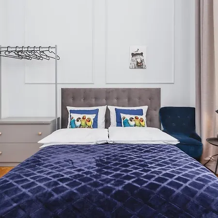 Traveler's Choice - Old Town - By Upstairs Apartment