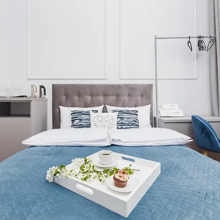 Traveler's Choice - Old Town - By Upstairs Apartment *