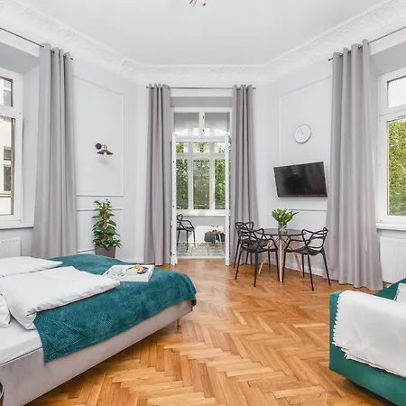Traveler's Choice - Old Town - By Upstairs Apartment Krakow