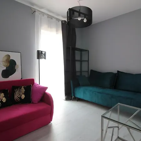 Victoria & Margaret Apartment