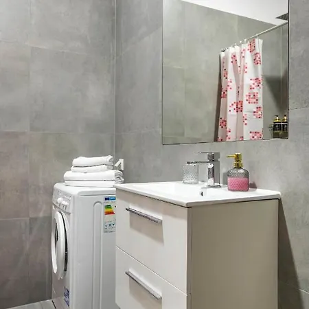 Apartment Uroczy Obok Opery I Dworca Glownego Z Netflix
