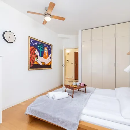 Kazimierz Trynitarska By Renters Apartment