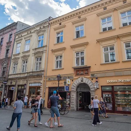 Floriańska 24 *