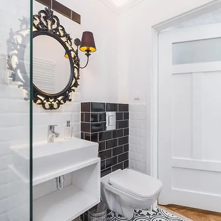 Apartment Traveler's Choice - Old Town - By Upstairs *