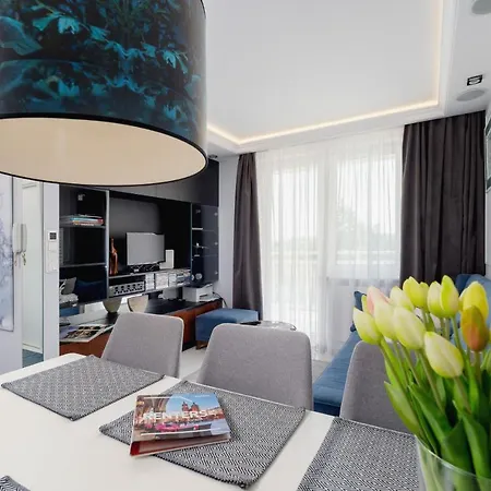 Luxurious Rozdroze By Renters Prestige