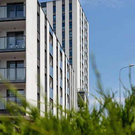With Balcony & Parking Mogilska By Renters Prestige Apartment Krakow