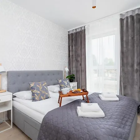 With Balcony & Parking Mogilska By Renters Prestige Apartment *