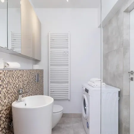 Apartment With Balcony & Parking Mogilska By Renters Prestige