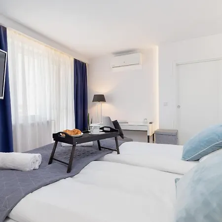 Luxurious Rozdroze By Renters Prestige Krakau