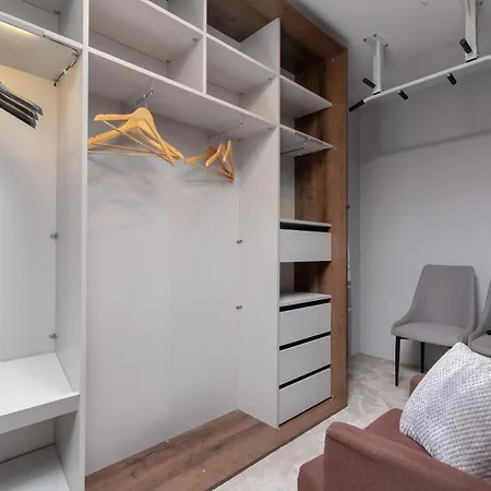 Luxurious Rozdroze By Renters Prestige Krakau