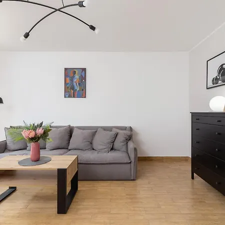 Apartment Pleasant With Terrace Cracow By Renters