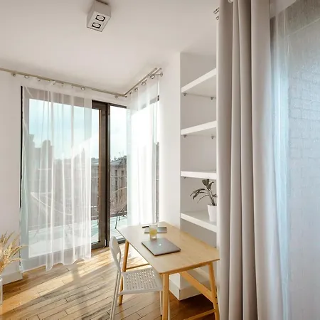 Spacious Close To Main Station / Galeria Krakowska Apartament