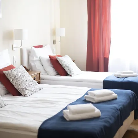 Golebia 8 Aparthotel 3*