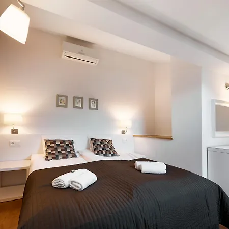 Golebia 8 Aparthotel
