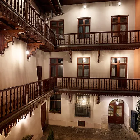 Aparthotel Golebia 8 3*