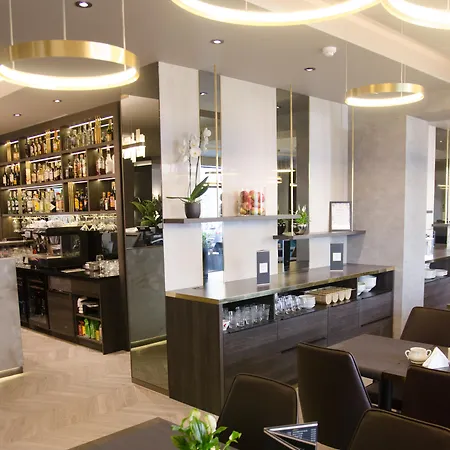 Atrium Hotel